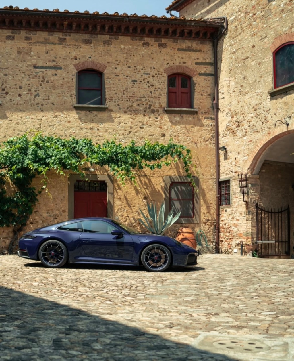 Porsche x Ferragamo : élégance italienne sur quatre&nbsp;roues